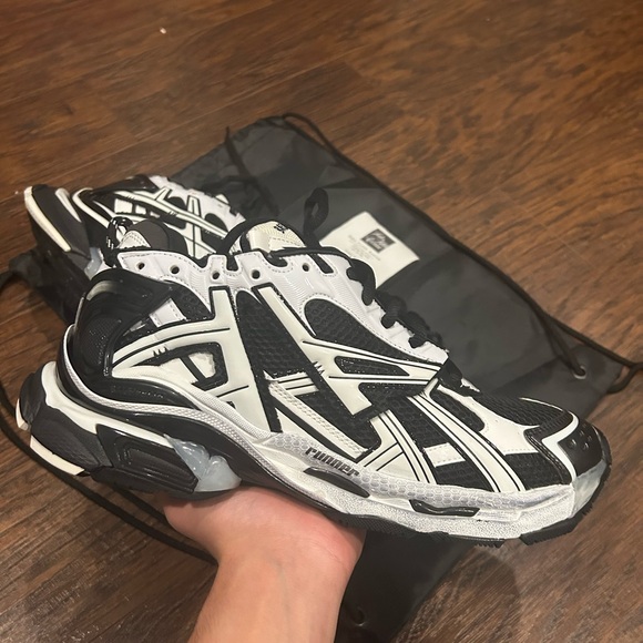 Balenciaga Runner Size 10 - Picture 4 of 7